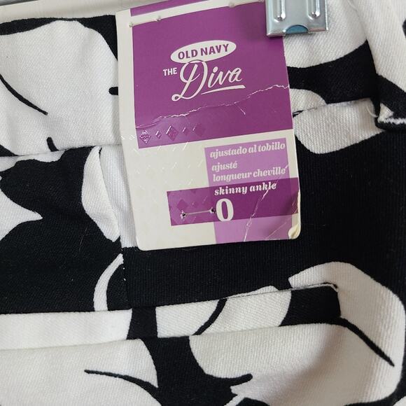 Old Navy  Women's The Diva Daisy Pant Black Hibiscus Skinny Ankle Slacks Size 0 - Picture 5 of 12